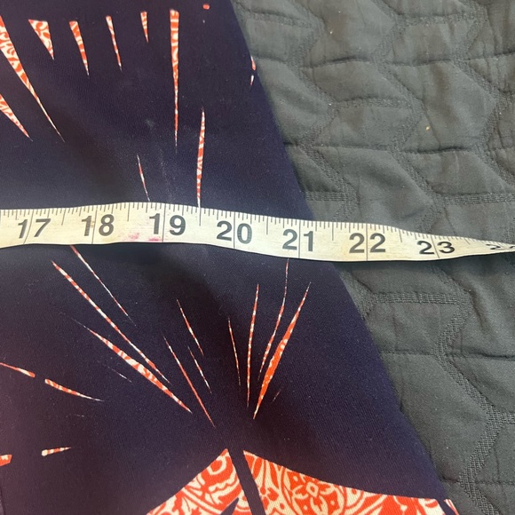 Maggy London Tatum Scuba Knit Dress. Gently Worn. Size 14 - Picture 4 of 7